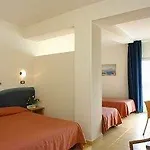 D'amato 4* بيسْكيتْشّي